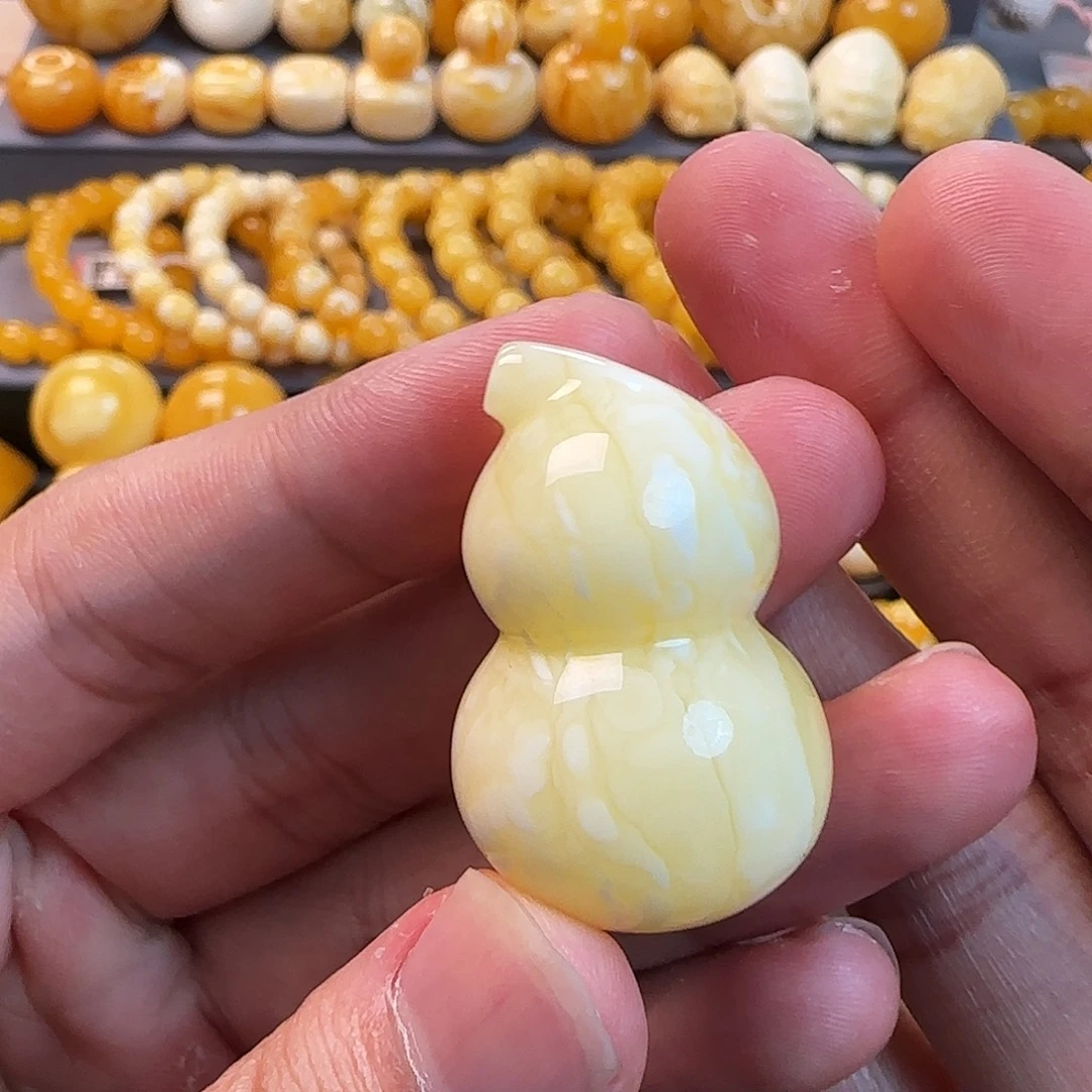 琥珀未镶嵌珠宝奇石