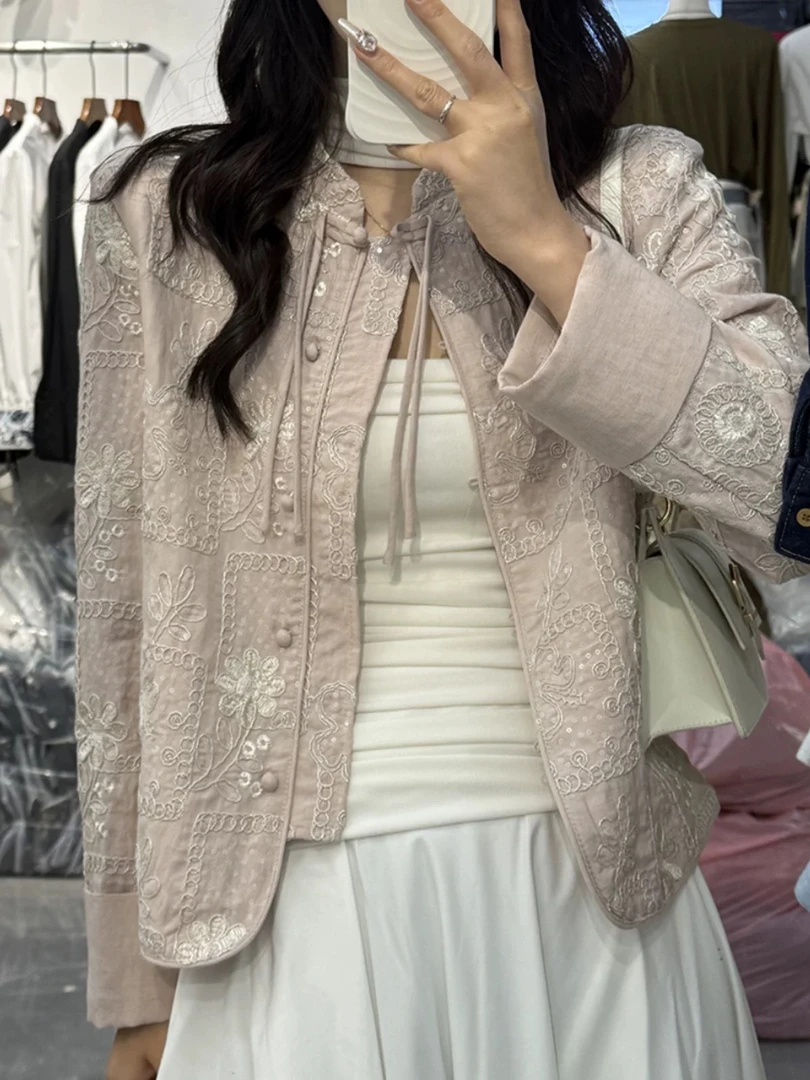 新中式复古洋气小清新短外套女2025早春新款立领提花刺绣盘扣上衣