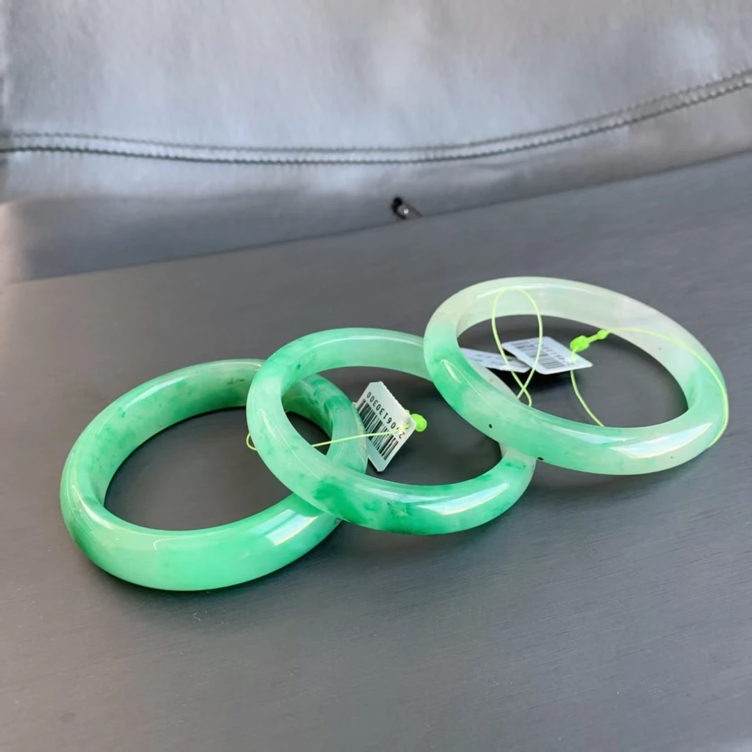 【手镯】天然非洲翠冰飘花手镯｜天然纹路有差异｜多样性发货发其一