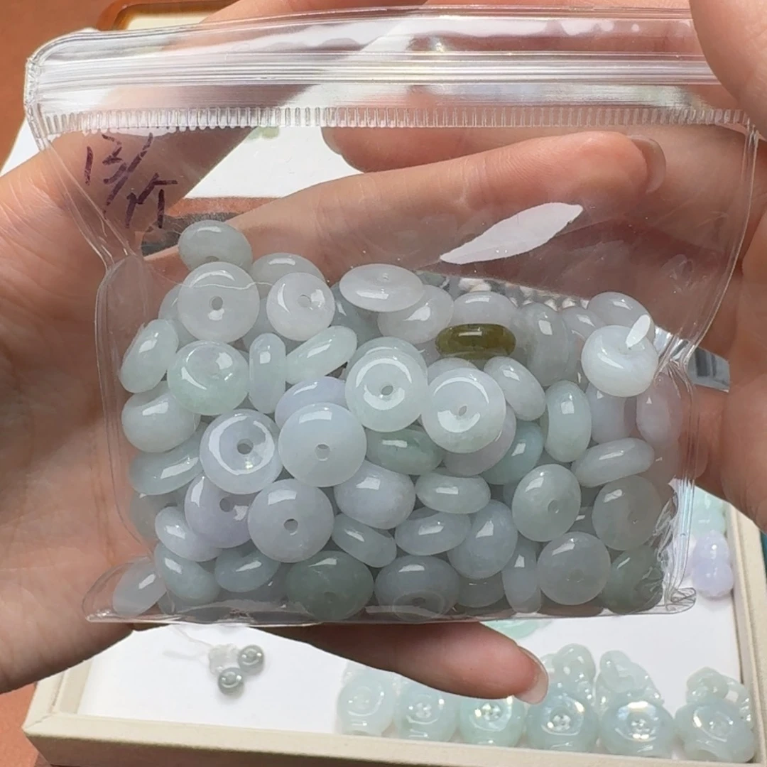 未镶嵌挂件翡翠福利1个，不包邮，拍邮费发货