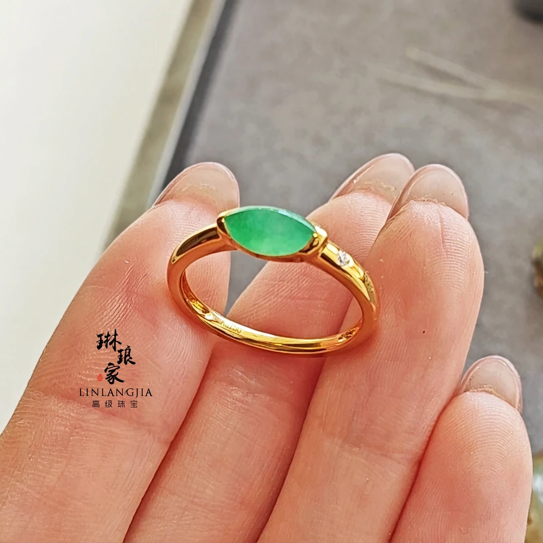 幸运星 缅甸翡翠甜阳绿极简设计戒指 13圈可改圈