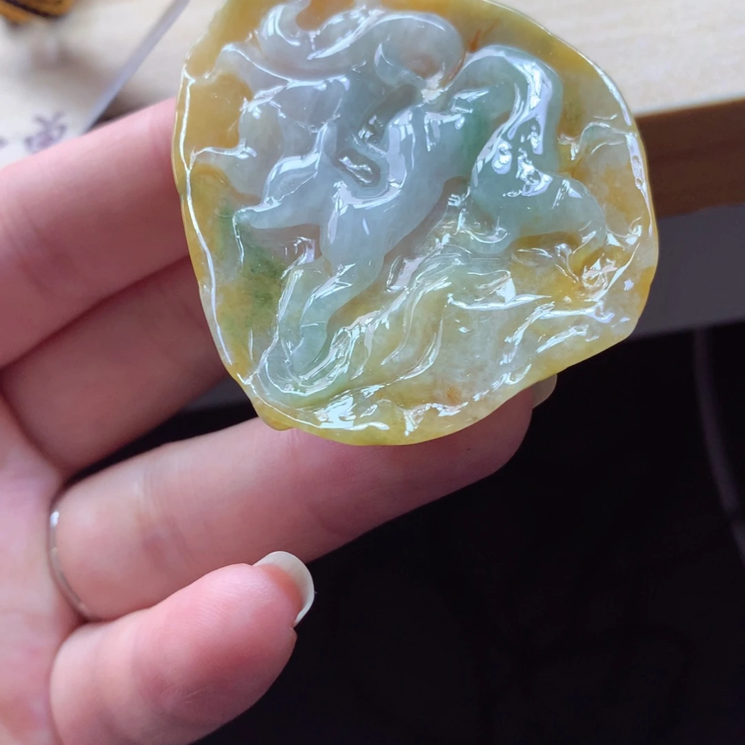 翡翠颈饰未镶嵌吊坠