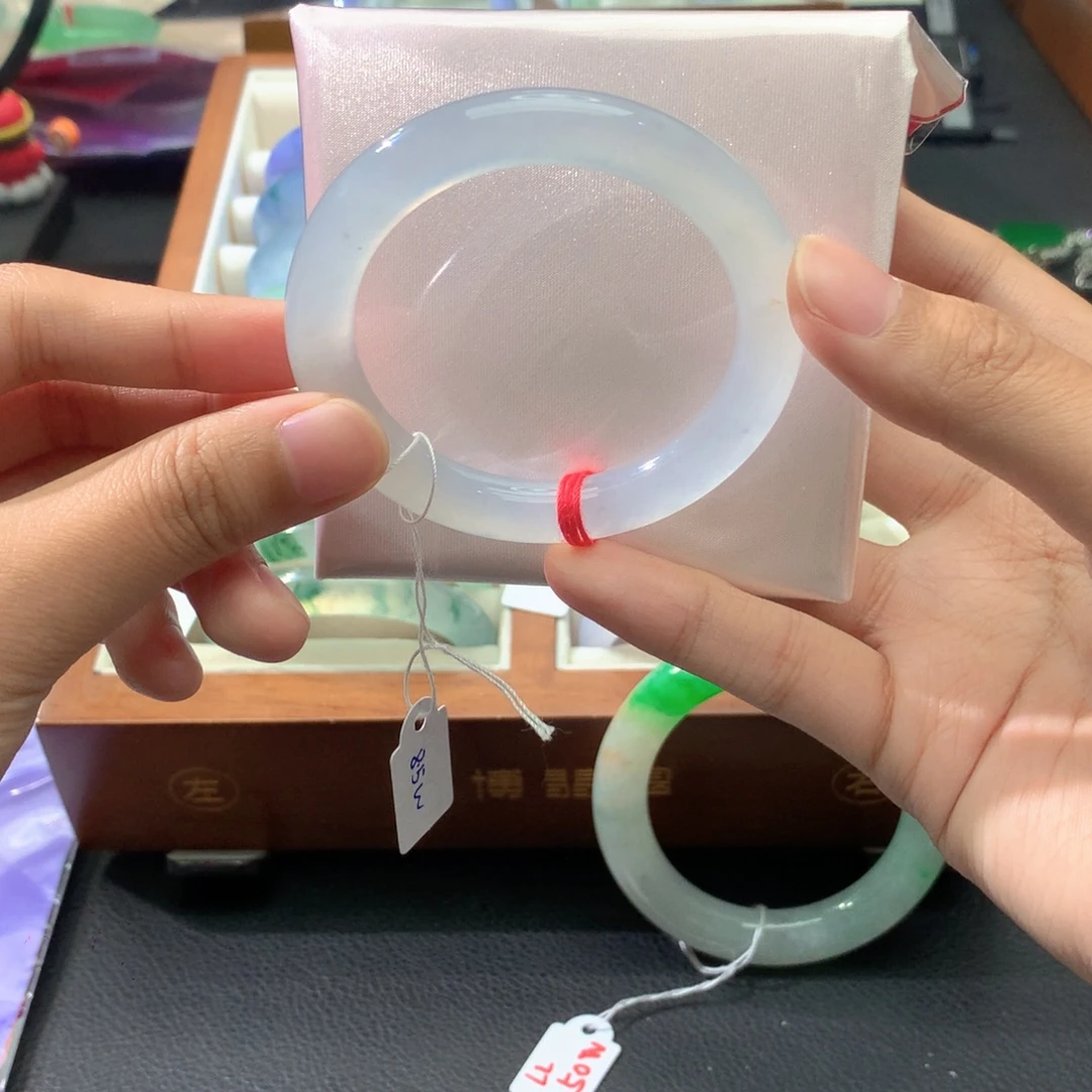 翡翠未镶嵌手镯圆条