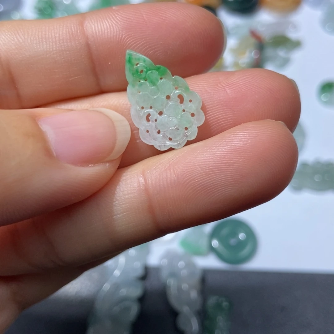 定制翡翠未镶嵌翡翠