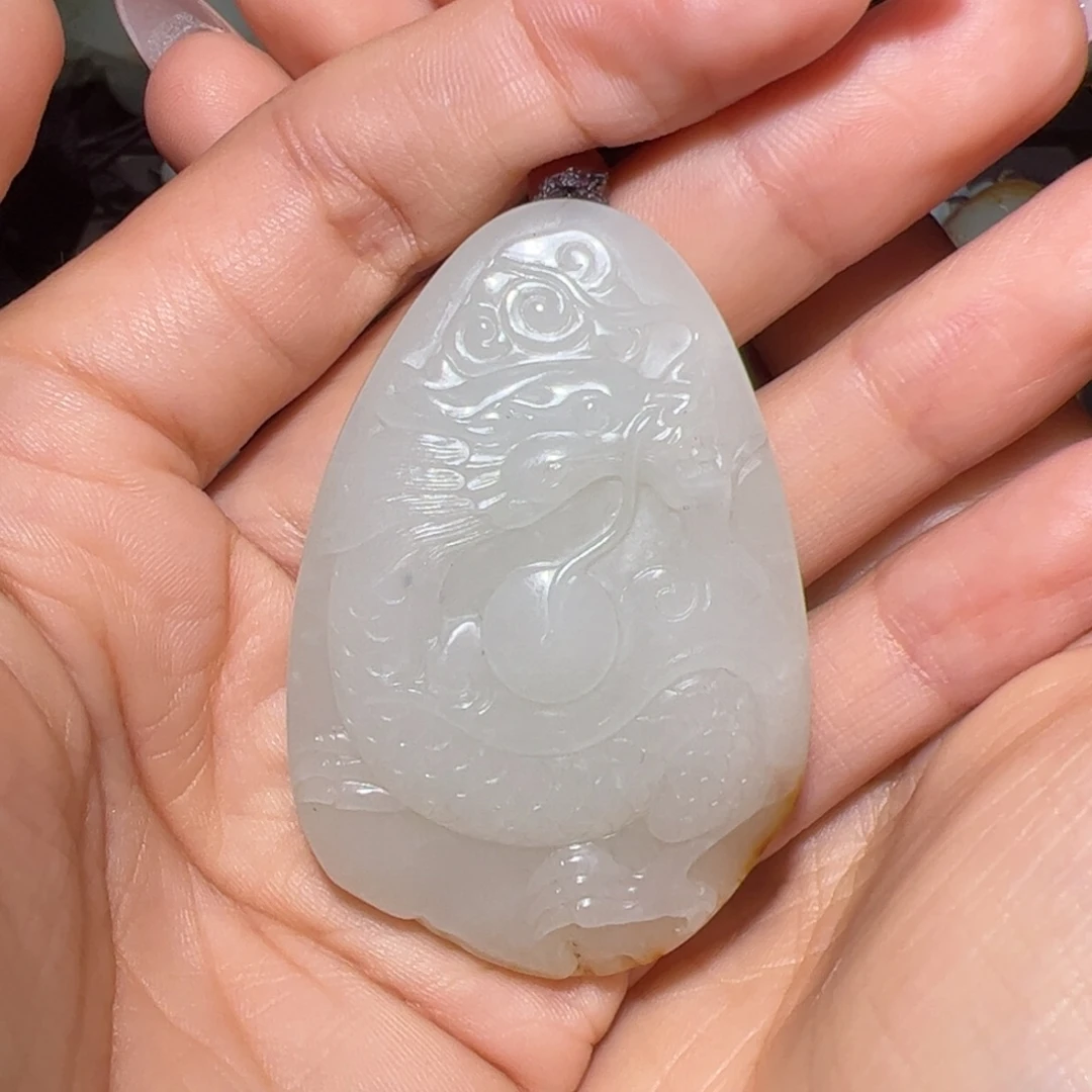 唔***理颈饰未镶嵌和田玉