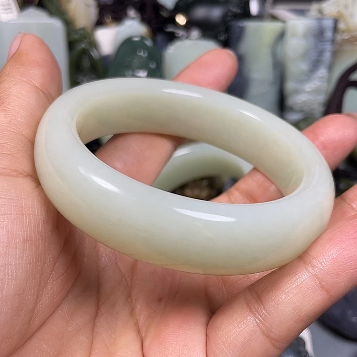 梅***来和田玉未镶嵌挂件