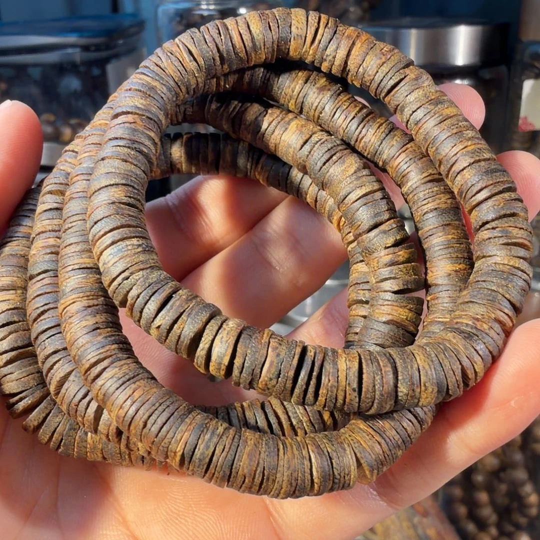 沉香碎屑沉香沉水紫罗兰发一条