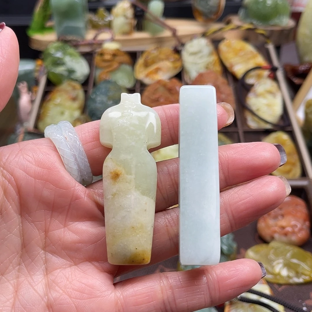 蛇纹石玉颈饰未镶嵌岫玉两个一起