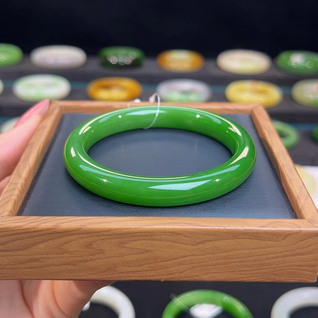 未镶嵌手镯和田玉正阳绿满色手镯