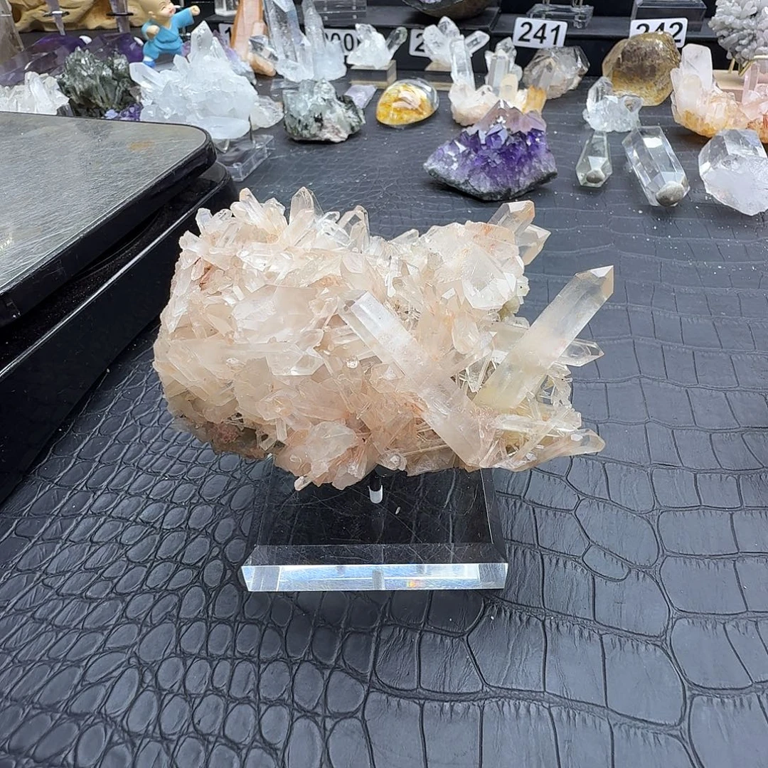 轻***落石材天然水晶摆件