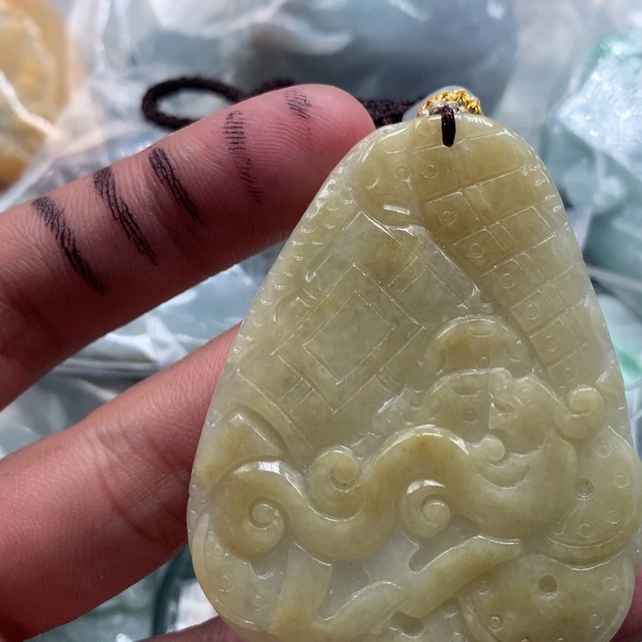 翡翠未镶嵌颈饰保真天然a货翡翠