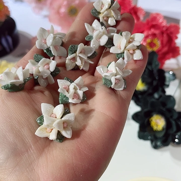 瓷片德化工厂陶瓷手工捏花