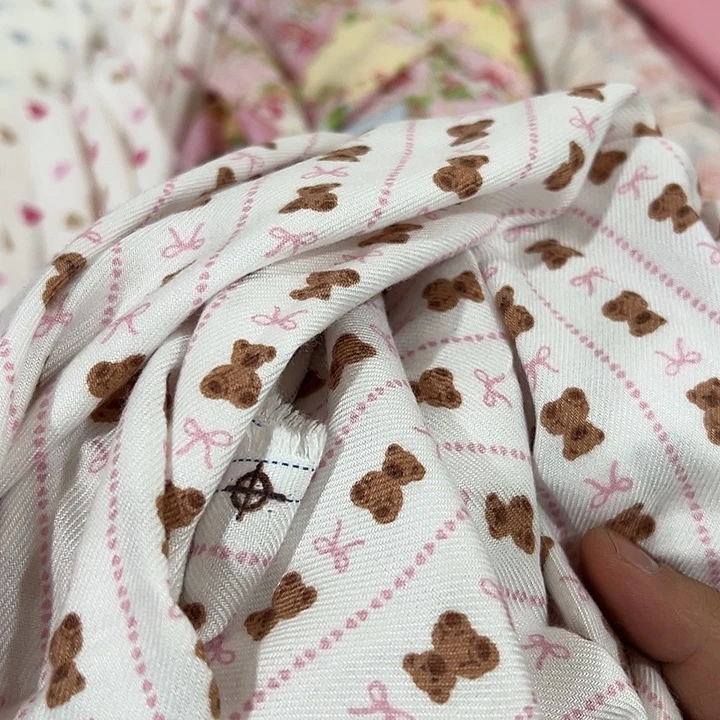 晓***九无纺布锦棉小熊花墙布头