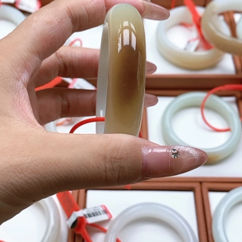 【闪购商品】未镶嵌手镯和田玉