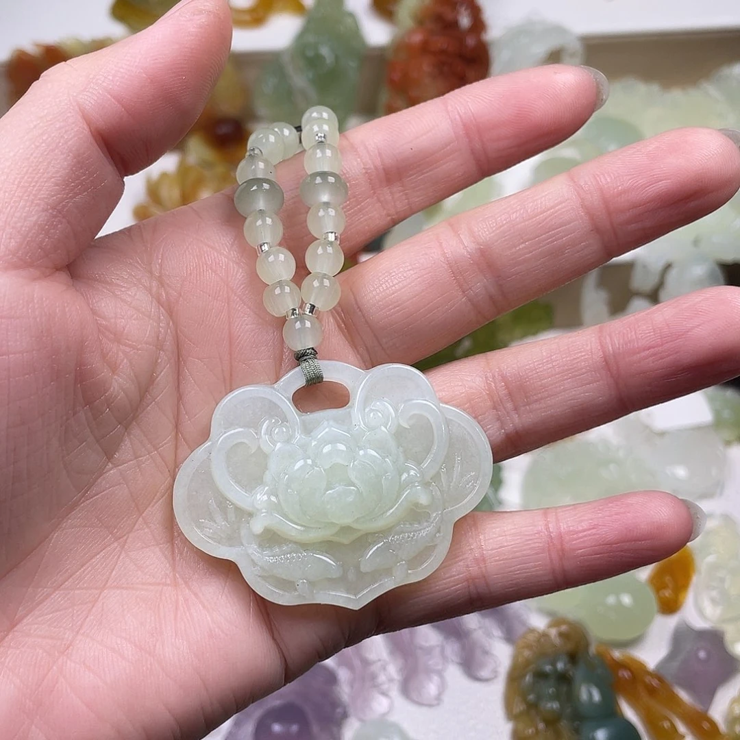 蛇纹石玉未镶嵌颈饰