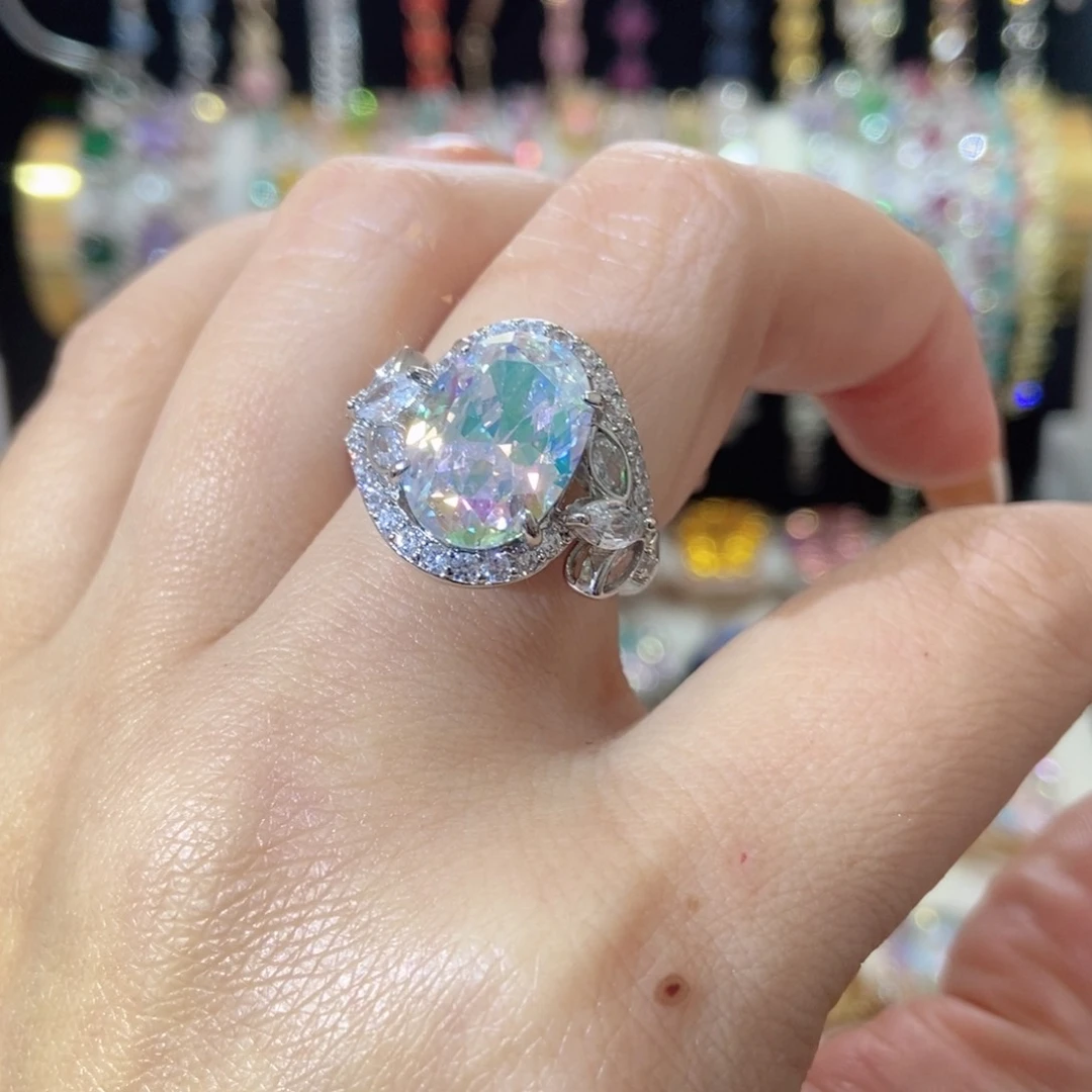 66锆石（处理）戒指