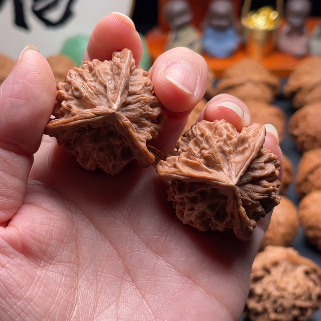 胡***清把件文玩核桃38盘山三棱