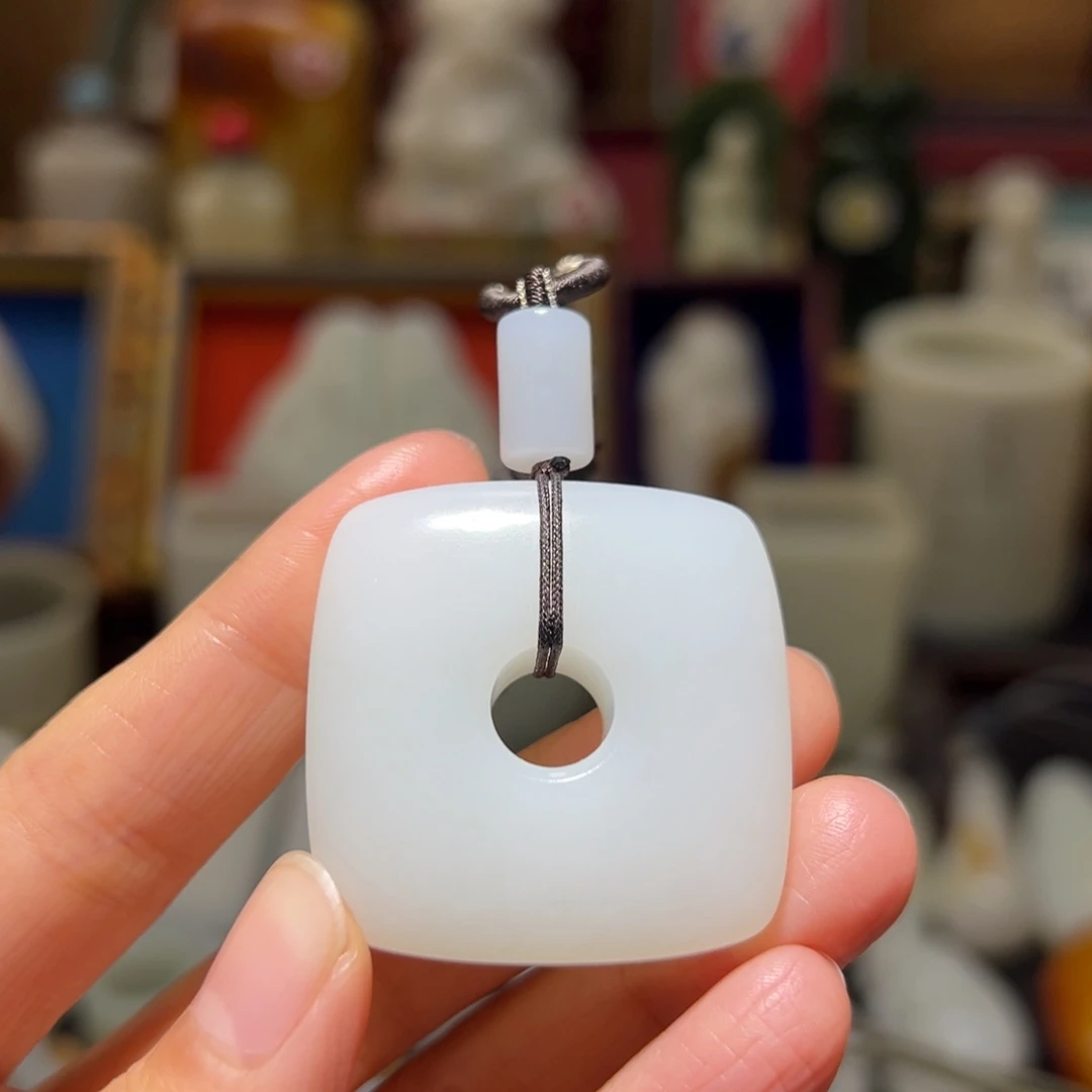 匆***者和田玉未镶嵌挂件