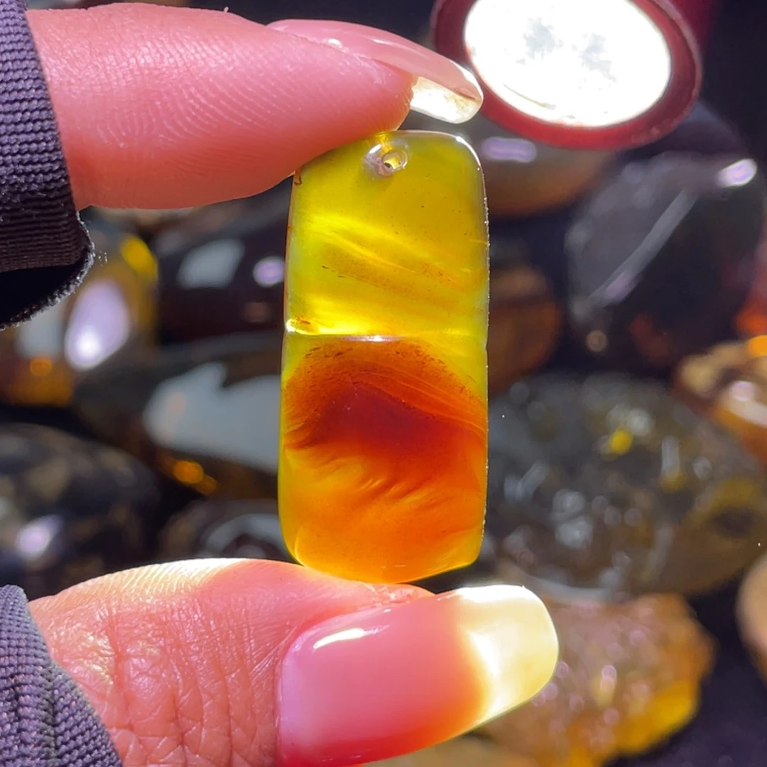 未镶嵌琥珀裸石？