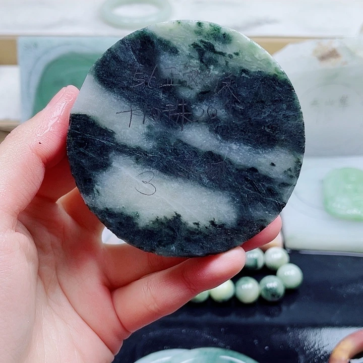 独山玉手镯未镶嵌定制