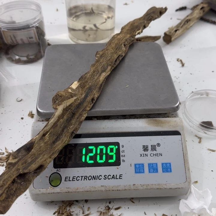 沉香沉香碎屑绿绮楠沉在120克lh