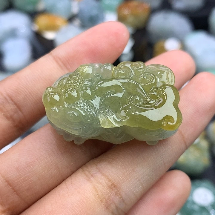 翡翠未镶嵌颈饰天然缅甸翡翠