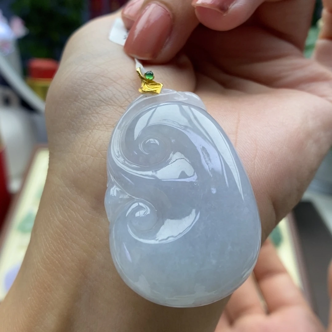 翡翠18K金镶嵌颈饰吊坠