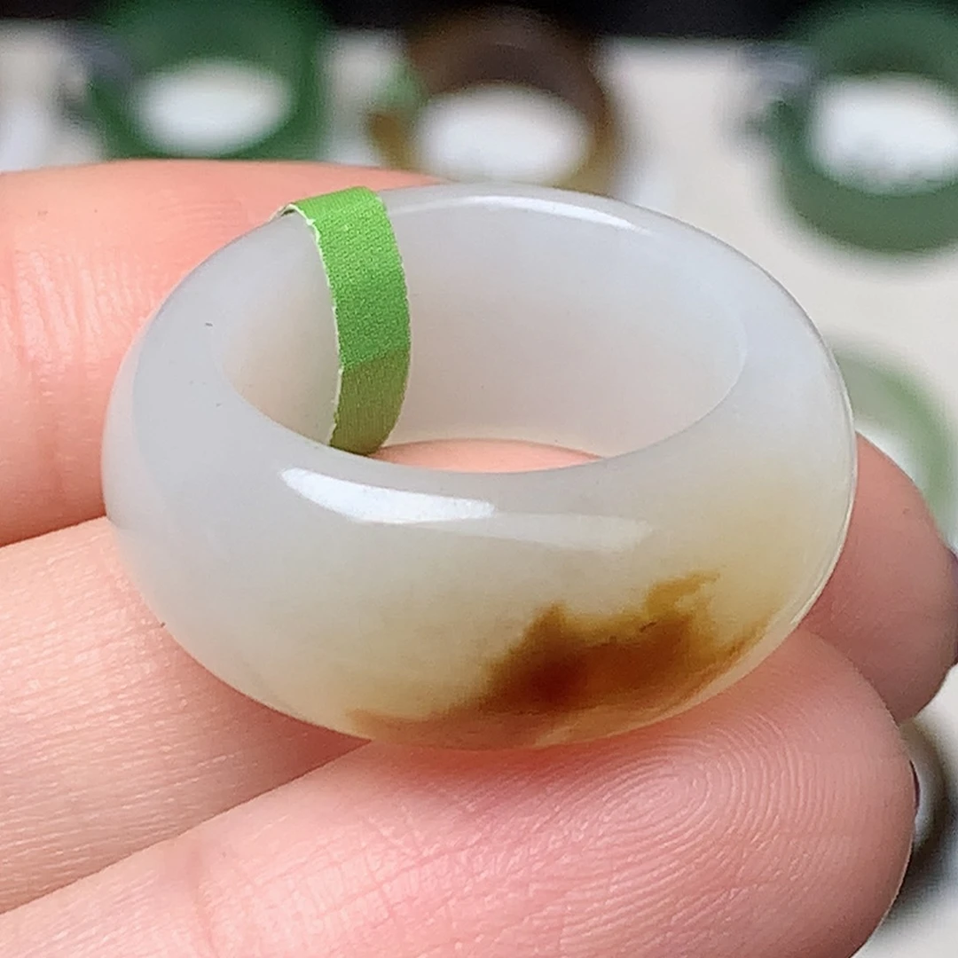 未镶嵌戒指和田玉