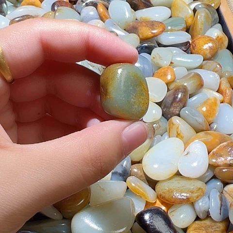 和田玉（糖玉）未镶嵌颈饰11.7克