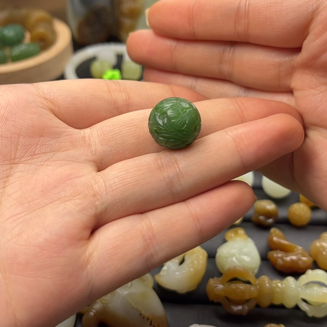 和田玉颈饰未镶嵌征*征