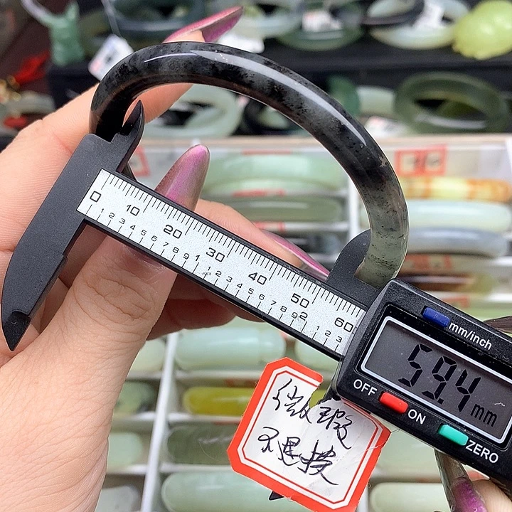 蛇纹石玉手镯未镶嵌718