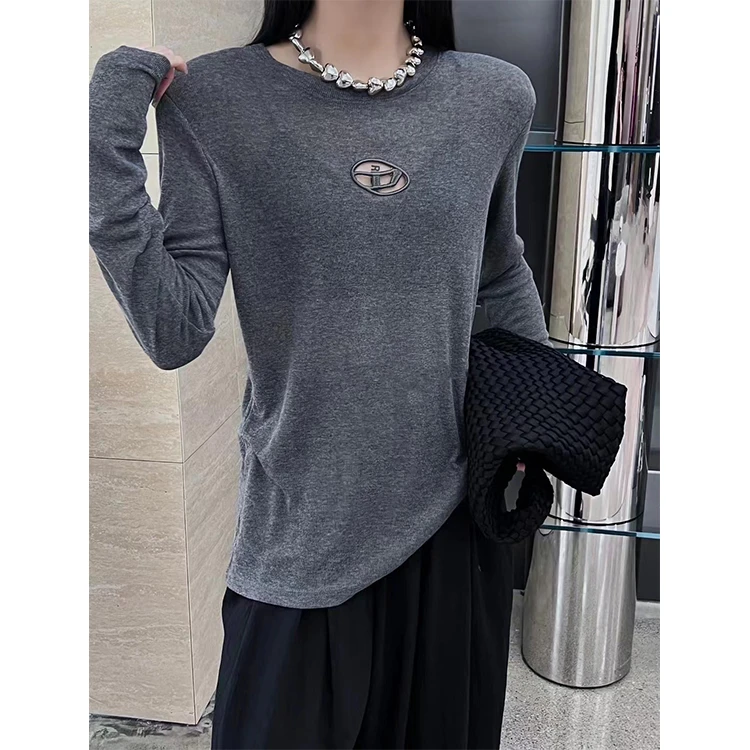 字母镂空圆领防晒长袖T恤衫女2025年春夏薄款宽松显瘦打底上衣潮