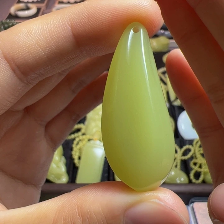 和田玉（黄玉）未镶嵌颈饰