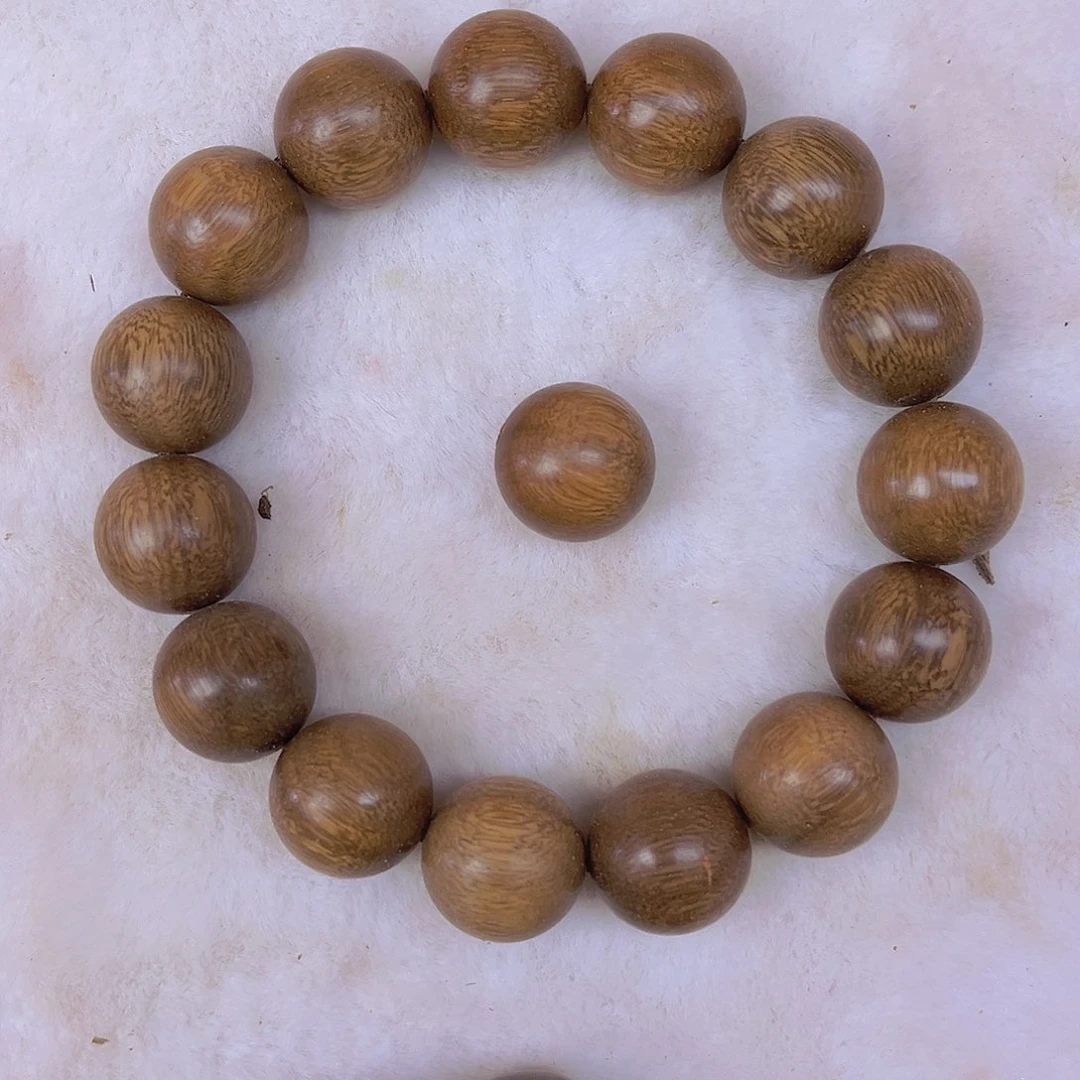 H****6绿檀定做手串，1.6圆珠