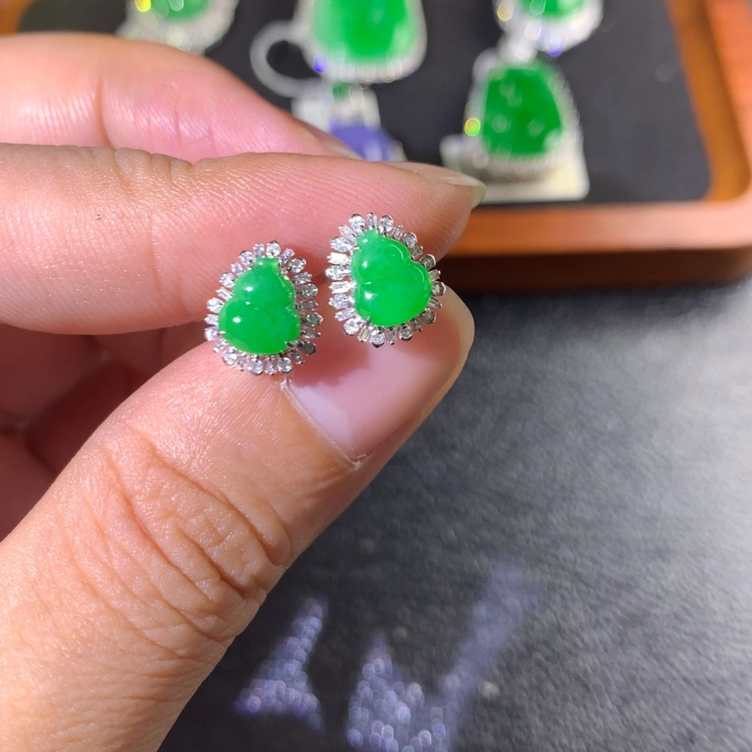 翡翠18K金镶嵌耳饰翡翠