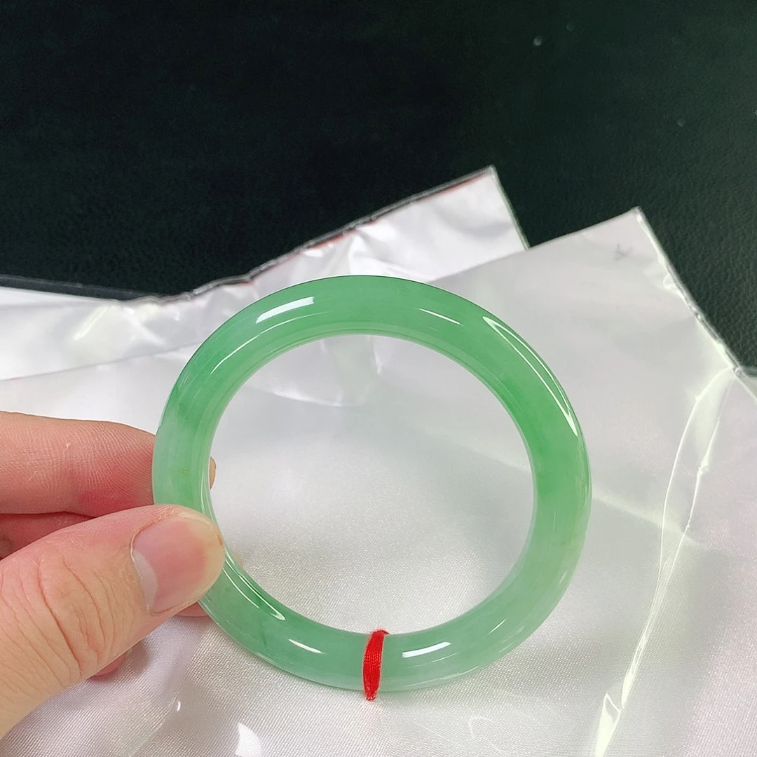 翡翠未镶嵌手镯703