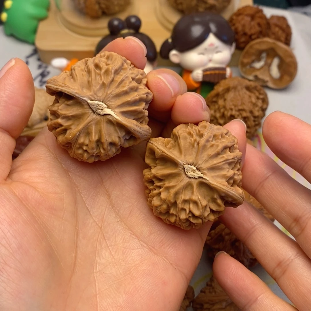 文玩核桃把件?**郎41宫灯有虚尖