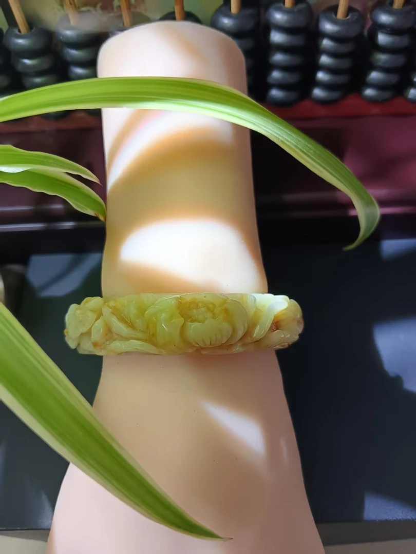 花玉手工雕刻半圆镯圈口55