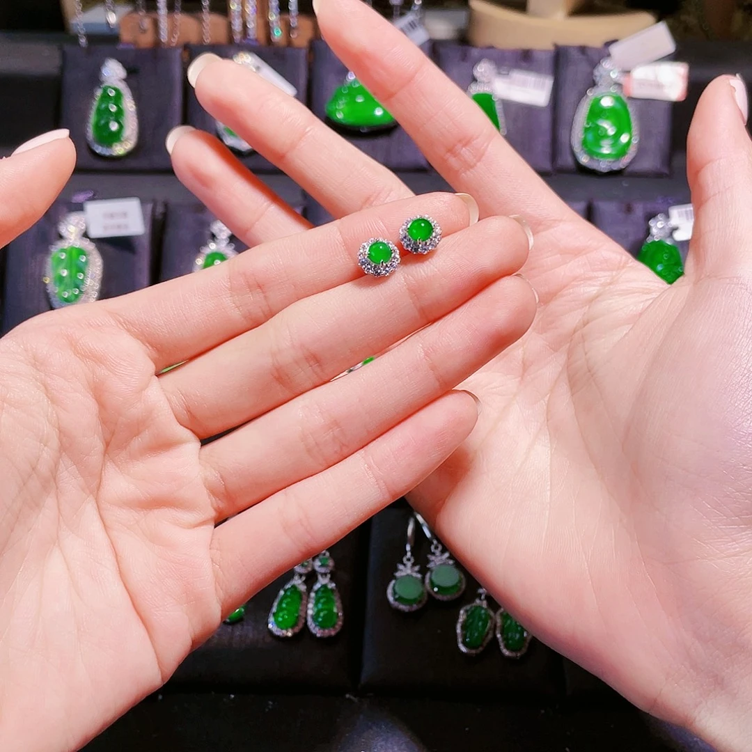 吴***祖翡翠银S925镶嵌耳钉蛋面