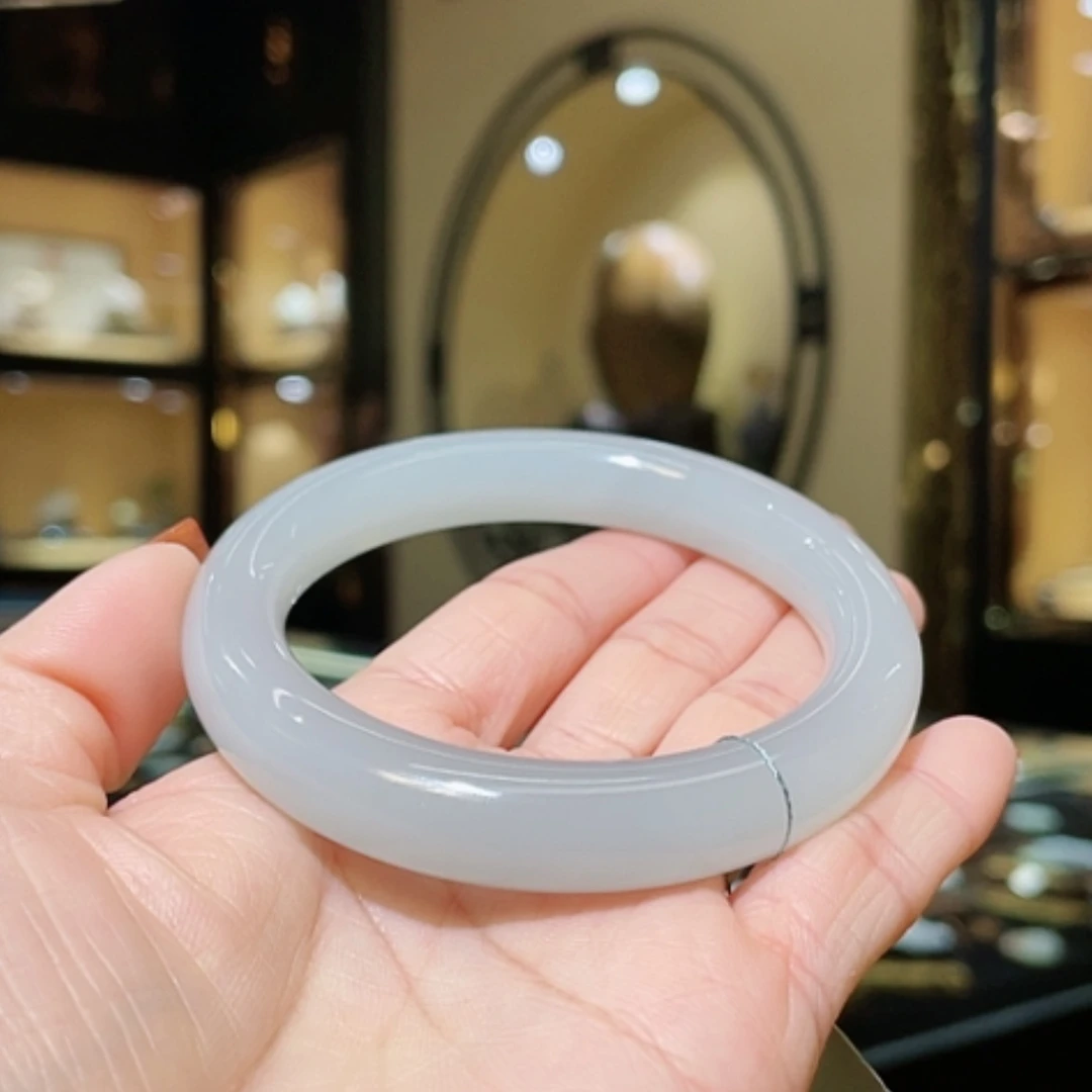 【闪购商品】和田玉手镯未镶嵌57.5#58g