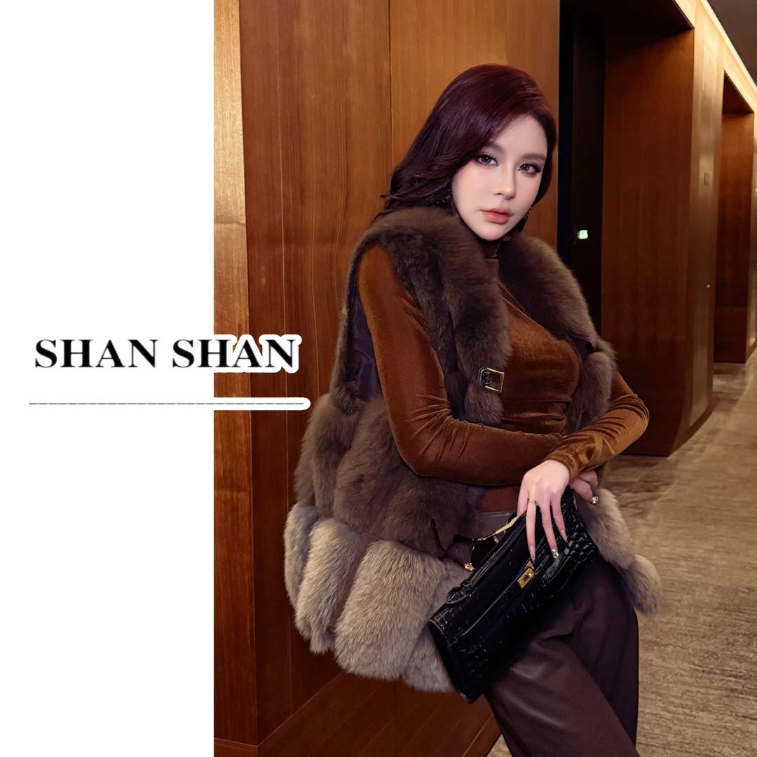 SS姗姗 秋冬时尚狐狸毛保暖大气设计皮草短外套女 51070316-4759