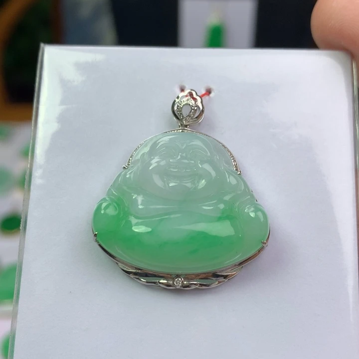 颈饰18K金镶嵌翡翠