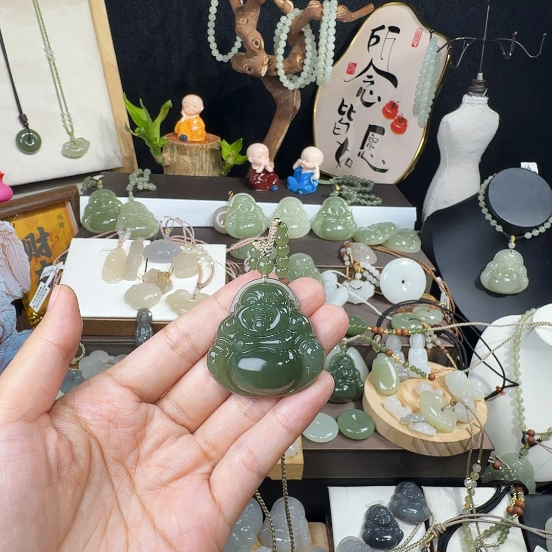 《***》和田玉未镶嵌颈饰