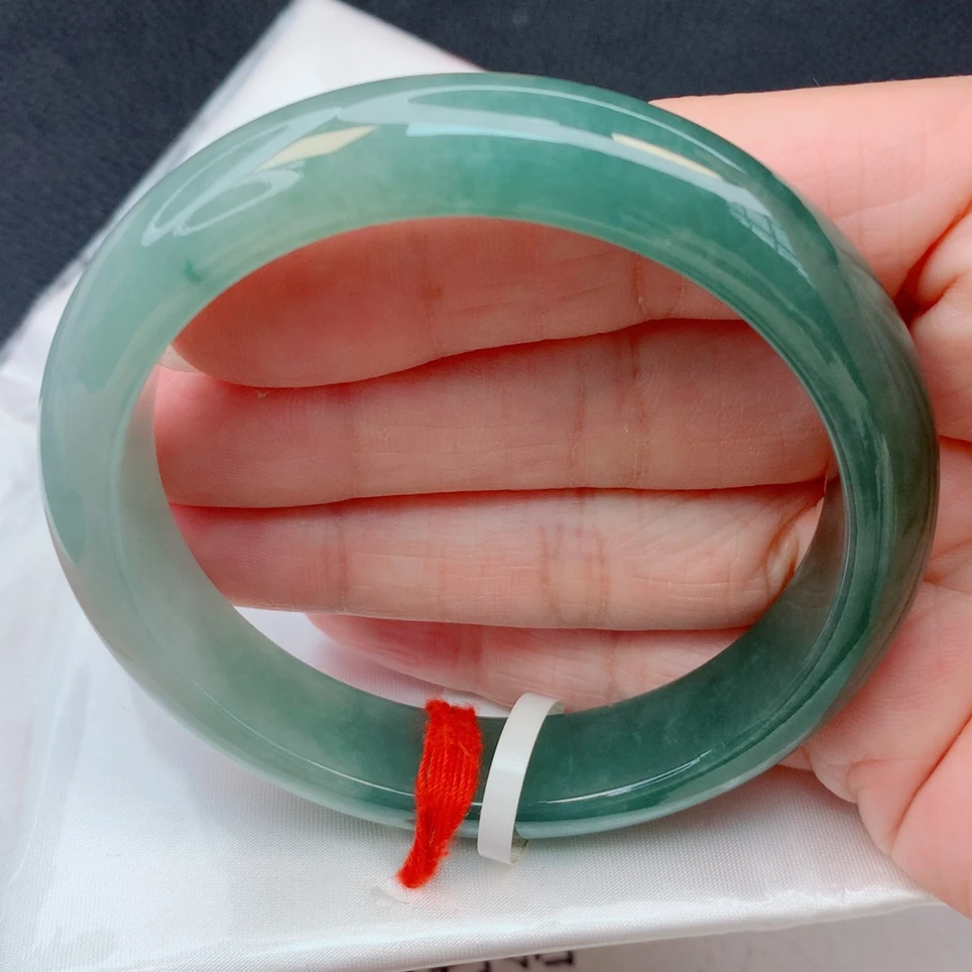 翡翠未镶嵌手镯57.7圈 油青底半山水意境