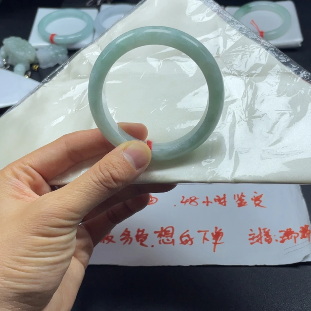 未镶嵌手镯翡翠天然翡翠手镯