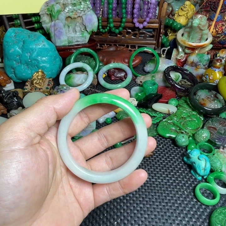 向***放滴血莲花菩提吊坠