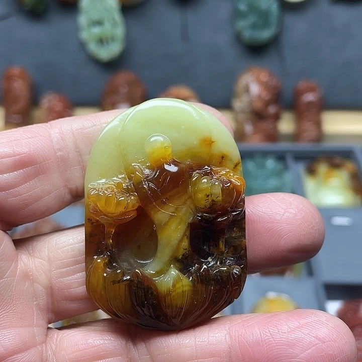 蛇纹石玉未镶嵌挂件