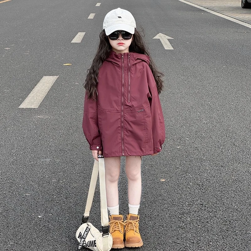 女童冲锋衣外套春秋款2025新款韩系穿搭女孩超好看春装连帽上衣潮