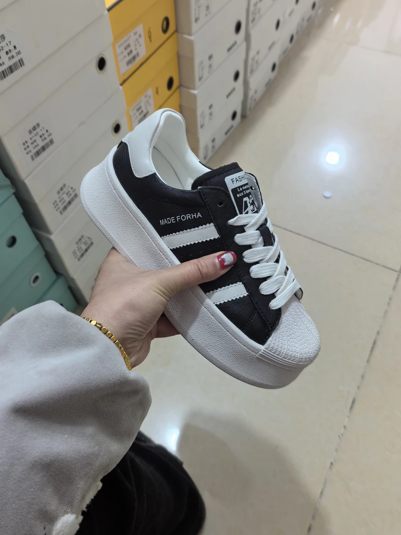 诗涵家 真皮厚底贝壳板鞋066868