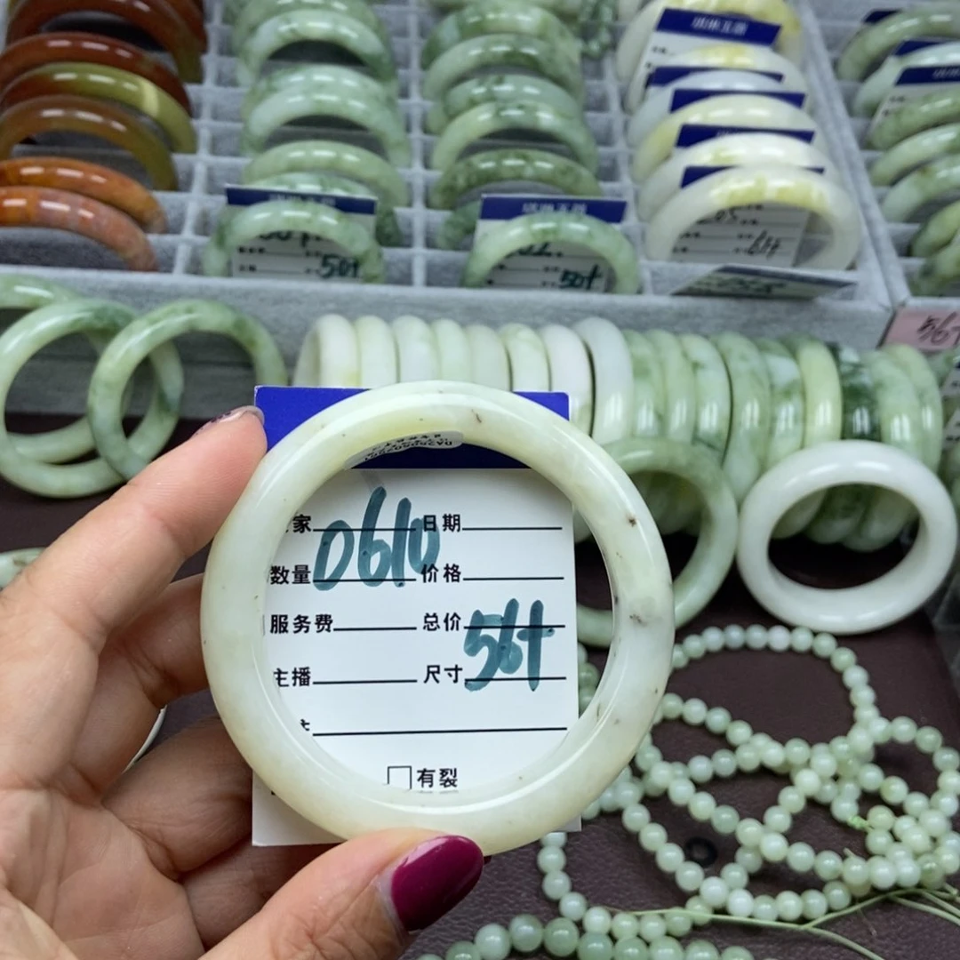 未镶嵌蛇纹石玉手链